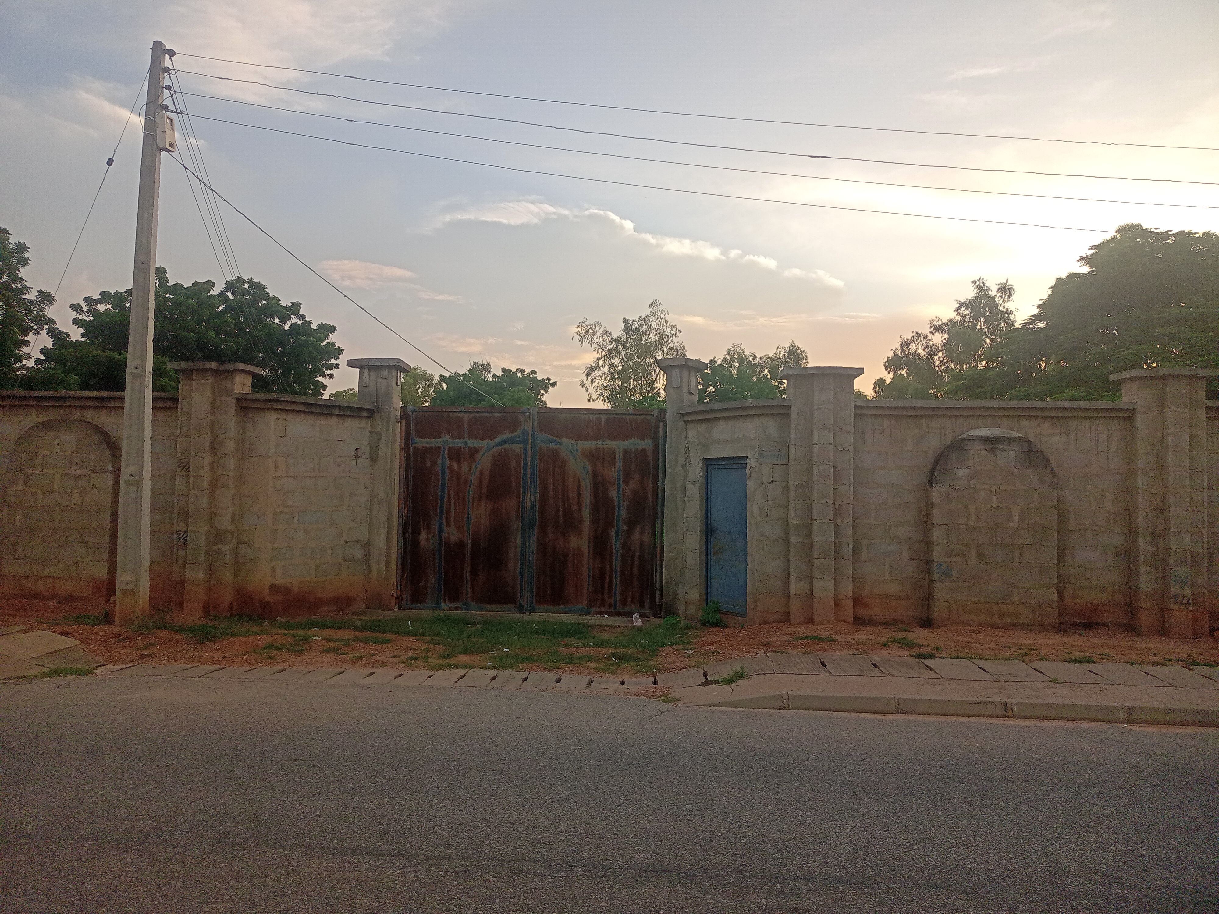 190 by 160 plot for sale at Nagwamitse Road G.R.A Katsina State 