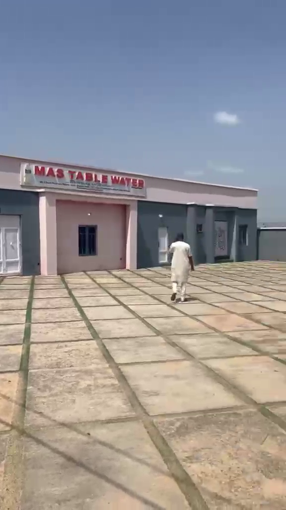 MAS Table water for sale along Daura Road, Opposite Makera Motel Features -Treatment room -MD Office ensite -Managers Office ensuite -Male and Female changing room -Production Hall -Store -Outdoor Toilet -Filter -20 parking spaces -Total area of 1700m2 Go